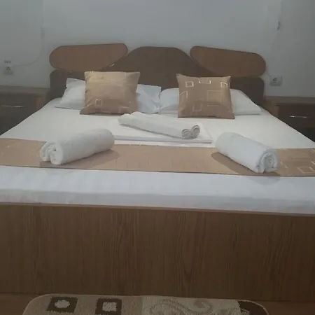 Casa de hóspedes Timona- De Inchiriat