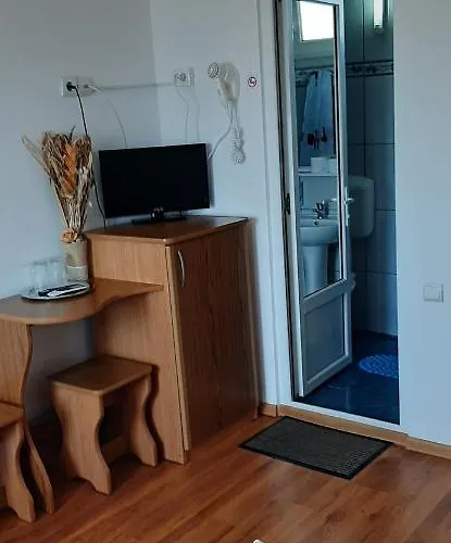 招待所 Timona- De Inchiriat 3*