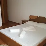 Timona- De Inchiriat Guest house