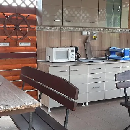 ゲストハウス Timona- De Inchiriat