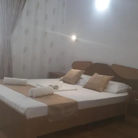 Timona- De Inchiriat 3*