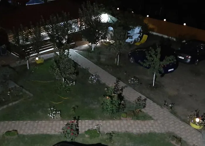 בית הארחה Timona- De Inchiriat קוסטינסטי