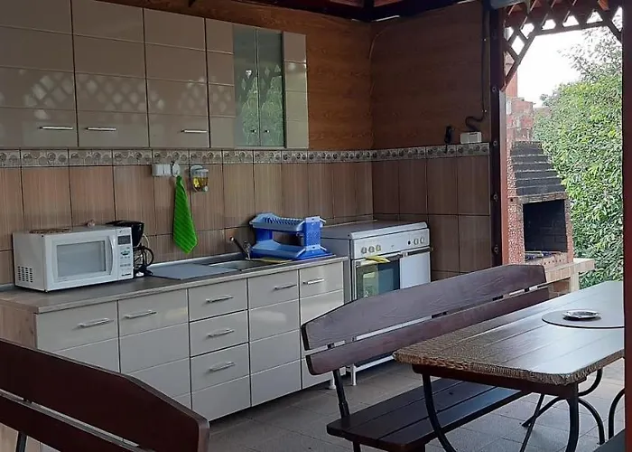 Timona- De Inchiriat בית הארחה קוסטינסטי