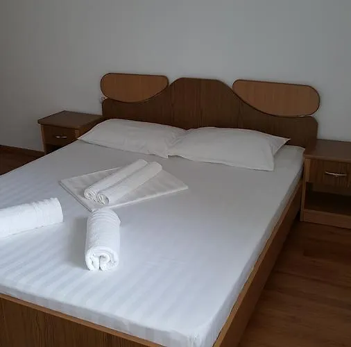 Timona- De Inchiriat קוסטינסטי